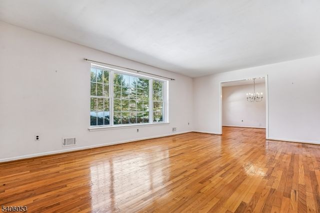 1 Mountain View Dr, Chester Twp., NJ 07930