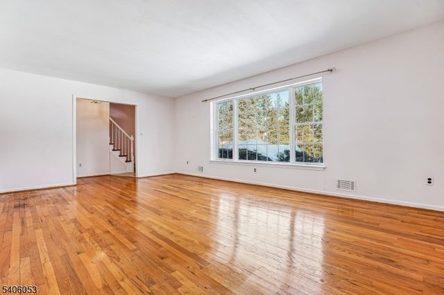 1 Mountain View Dr, Chester Twp., NJ 07930