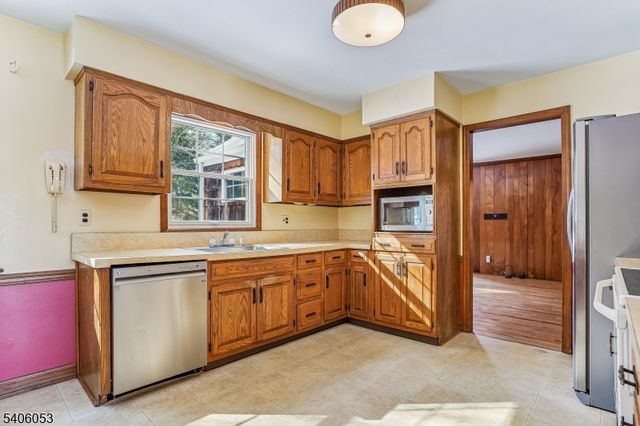 1 Mountain View Dr, Chester Twp., NJ 07930