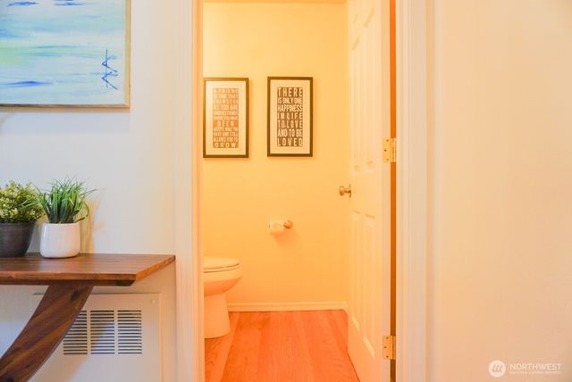 9426 Linden Avenue N, Seattle, WA 98103