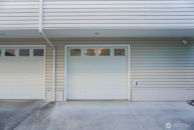 9426 Linden Avenue N, Seattle, WA 98103