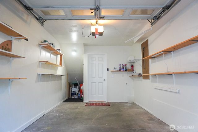 9426 Linden Avenue N, Seattle, WA 98103