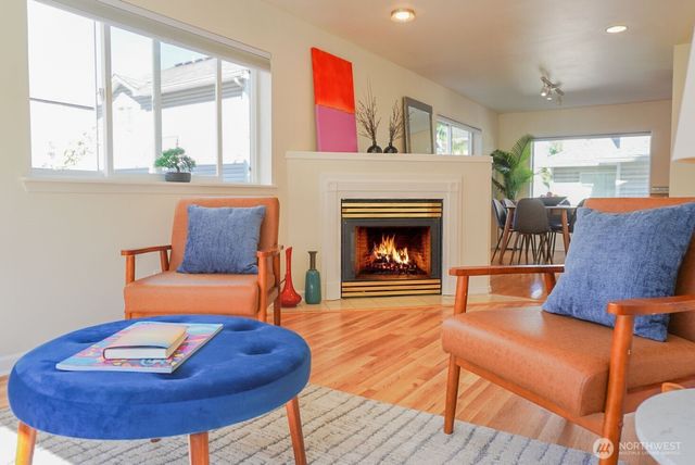 9426 Linden Avenue N, Seattle, WA 98103