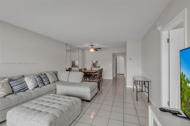 20 Yacht Club Drive 103, North Palm Beach, FL 33408