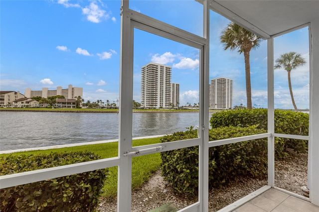 20 Yacht Club Drive 103, North Palm Beach, FL 33408