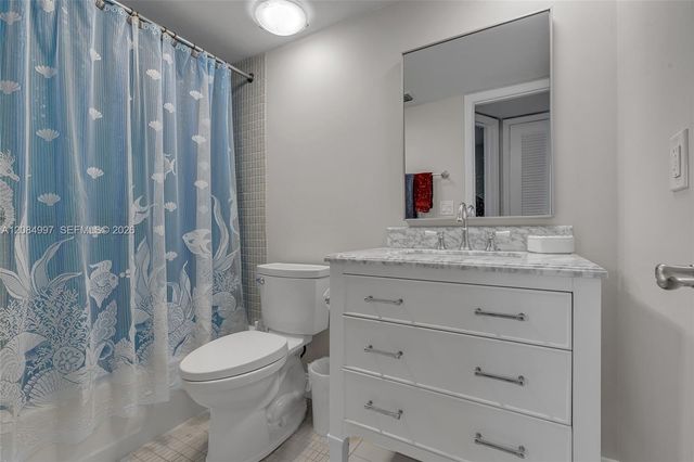20 Yacht Club Drive 103, North Palm Beach, FL 33408