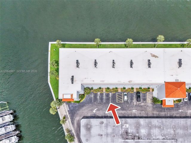 20 Yacht Club Drive 103, North Palm Beach, FL 33408