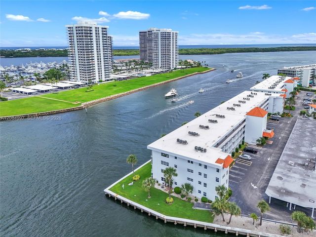 20 Yacht Club Drive 103, North Palm Beach, FL 33408