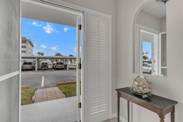 20 Yacht Club Drive 103, North Palm Beach, FL 33408