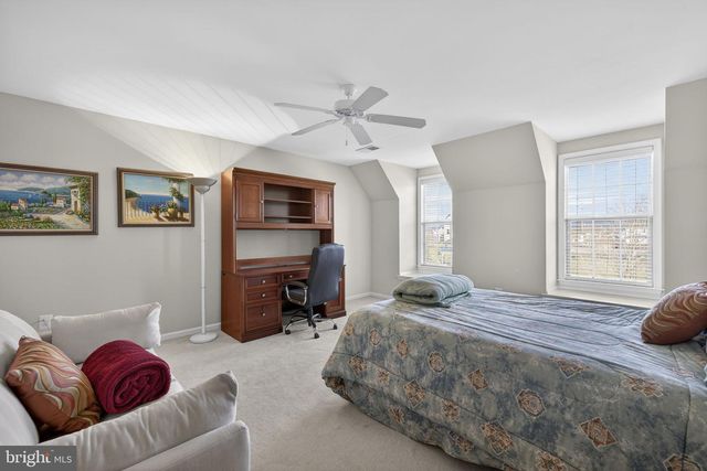 27 BEALLAIR SQUARE DR, Charles Town, WV 25414