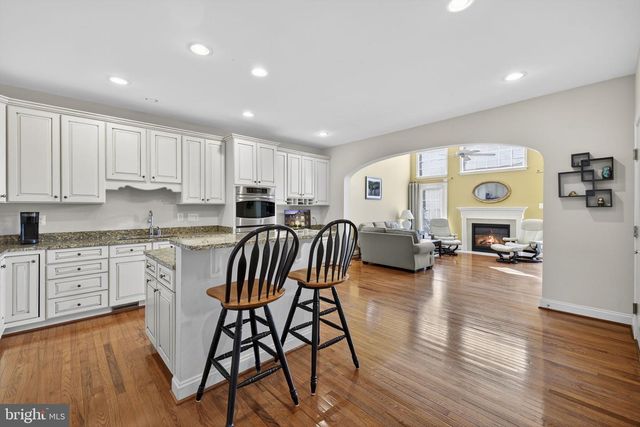 27 BEALLAIR SQUARE DR, Charles Town, WV 25414