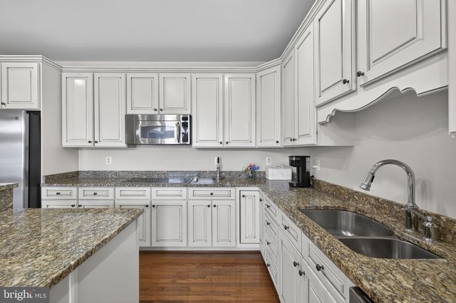 27 BEALLAIR SQUARE DR, Charles Town, WV 25414