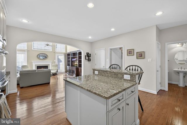 27 BEALLAIR SQUARE DR, Charles Town, WV 25414