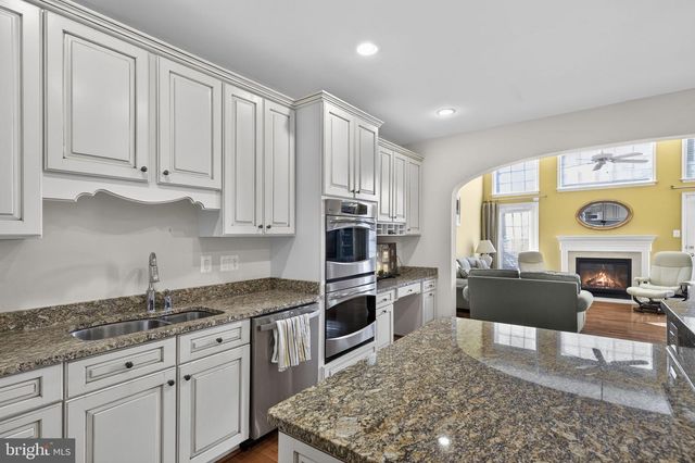 27 BEALLAIR SQUARE DR, Charles Town, WV 25414