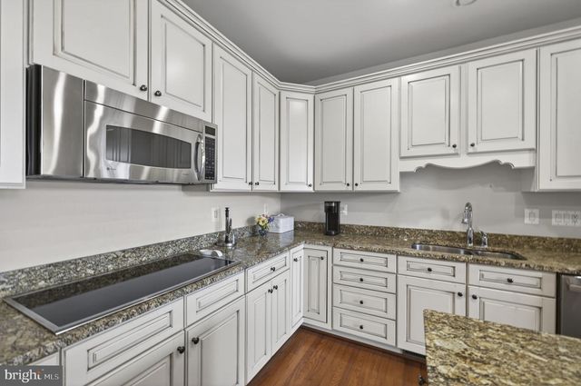 27 BEALLAIR SQUARE DR, Charles Town, WV 25414