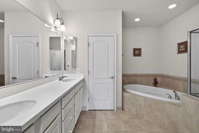 27 BEALLAIR SQUARE DR, Charles Town, WV 25414