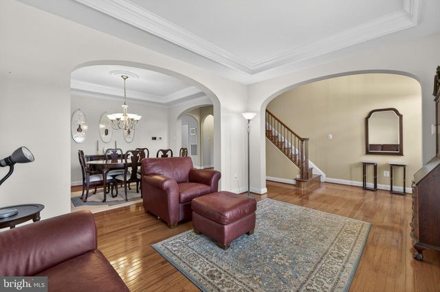 27 BEALLAIR SQUARE DR, Charles Town, WV 25414