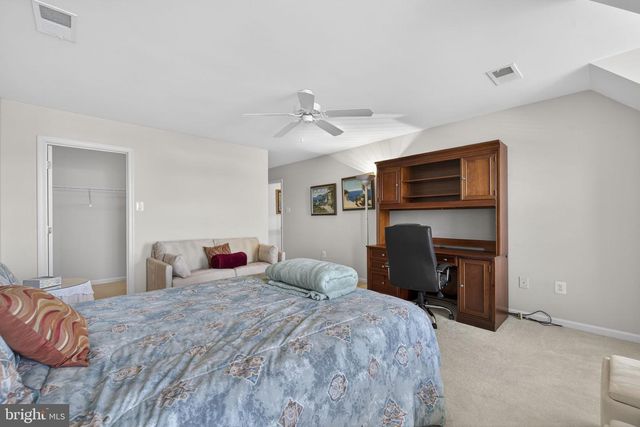 27 BEALLAIR SQUARE DR, Charles Town, WV 25414