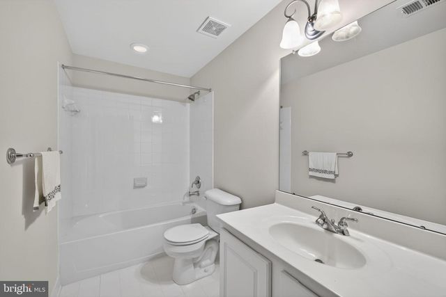 27 BEALLAIR SQUARE DR, Charles Town, WV 25414