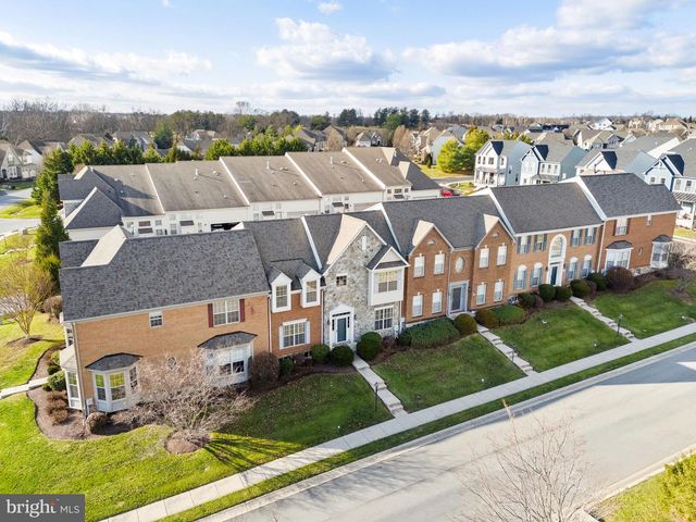 27 BEALLAIR SQUARE DR, Charles Town, WV 25414