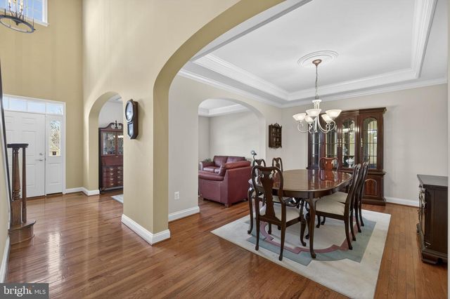 27 BEALLAIR SQUARE DR, Charles Town, WV 25414