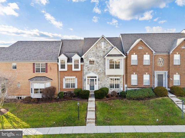 27 BEALLAIR SQUARE DR, Charles Town, WV 25414