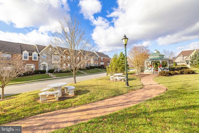 27 BEALLAIR SQUARE DR, Charles Town, WV 25414