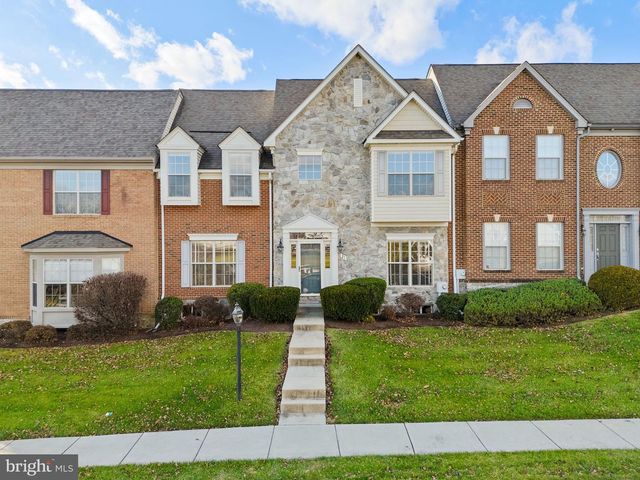 27 BEALLAIR SQUARE DR, Charles Town, WV 25414