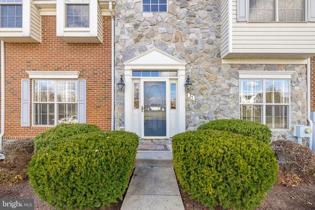 27 BEALLAIR SQUARE DR, Charles Town, WV 25414