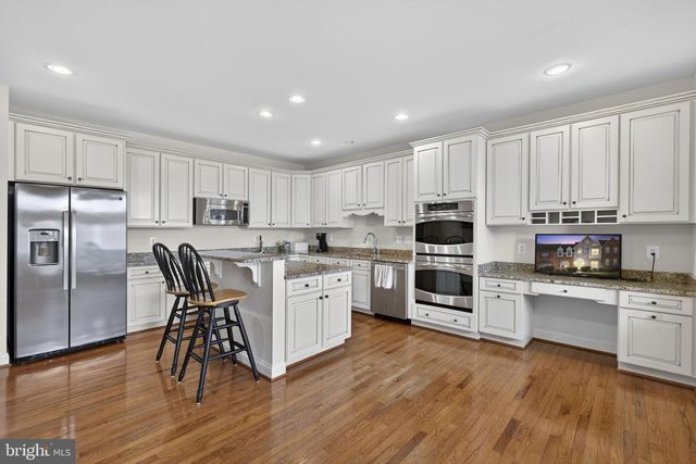 27 BEALLAIR SQUARE DR, Charles Town, WV 25414