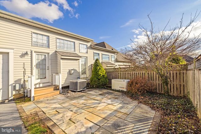 27 BEALLAIR SQUARE DR, Charles Town, WV 25414