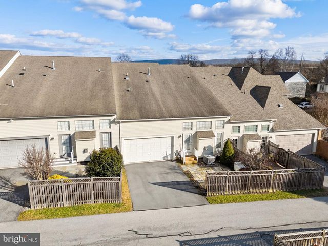 27 BEALLAIR SQUARE DR, Charles Town, WV 25414