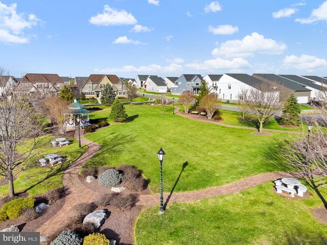 27 BEALLAIR SQUARE DR, Charles Town, WV 25414