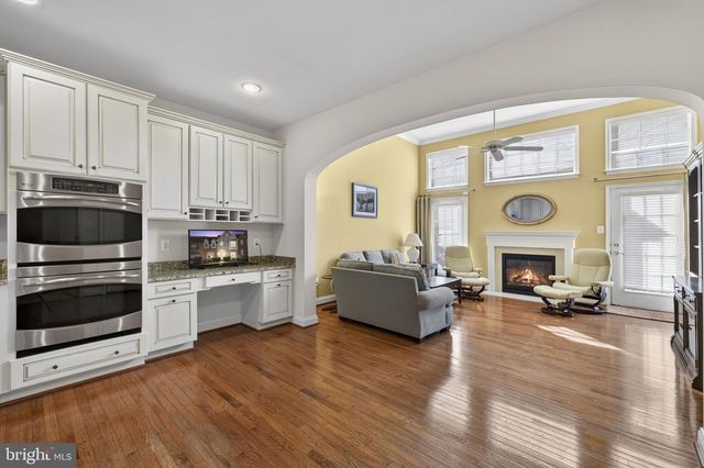 27 BEALLAIR SQUARE DR, Charles Town, WV 25414