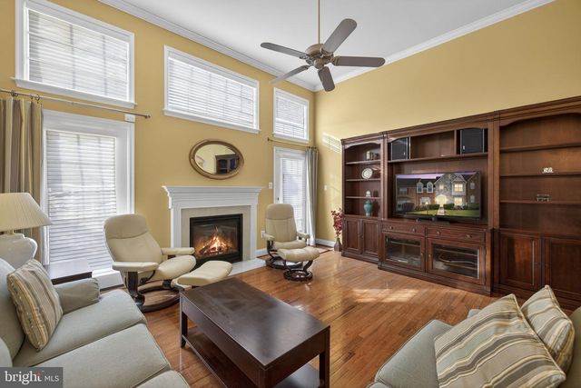 27 BEALLAIR SQUARE DR, Charles Town, WV 25414