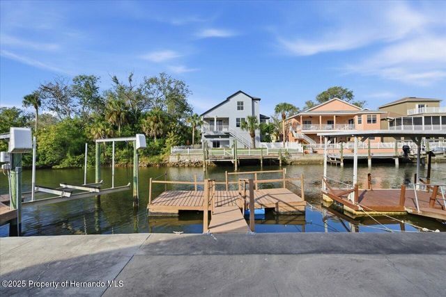 7527 Hatteras Drive, Hudson, FL 34667