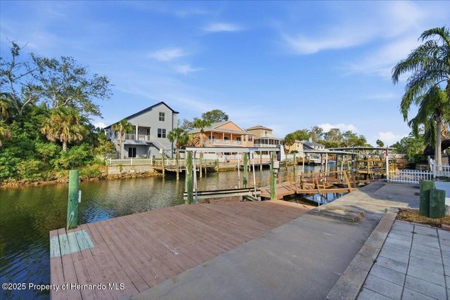 7527 Hatteras Drive, Hudson, FL 34667