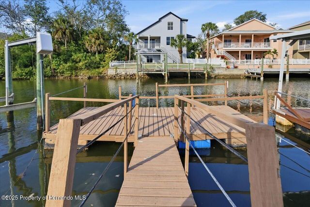 7527 Hatteras Drive, Hudson, FL 34667