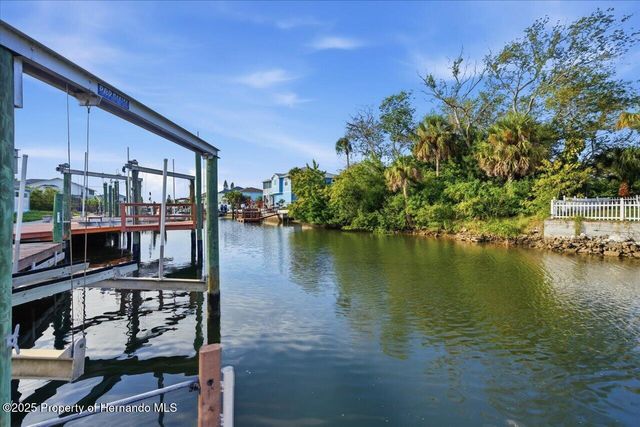 7527 Hatteras Drive, Hudson, FL 34667