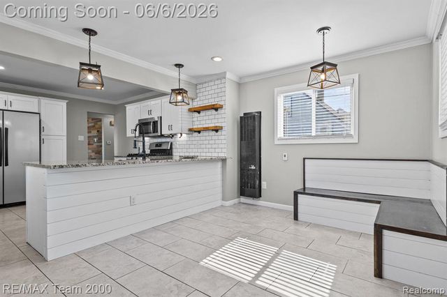 28952 Bridge Street, Garden City, MI 48135