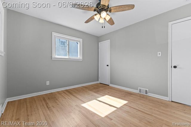 28952 Bridge Street, Garden City, MI 48135