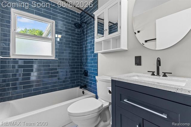 28952 Bridge Street, Garden City, MI 48135