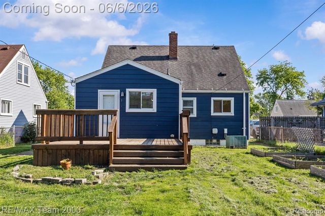 28952 Bridge Street, Garden City, MI 48135