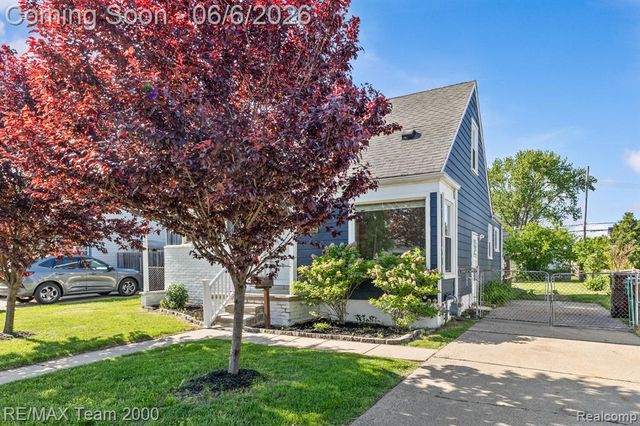 28952 Bridge Street, Garden City, MI 48135