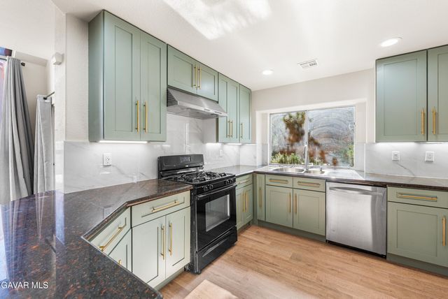 42337 Alicante Street, Quartz Hill, CA 93536