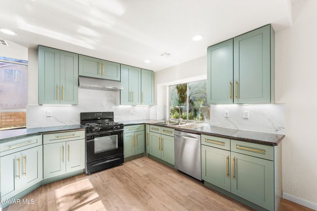 42337 Alicante Street, Quartz Hill, CA 93536