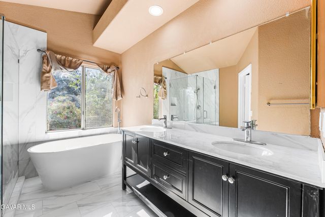42337 Alicante Street, Quartz Hill, CA 93536