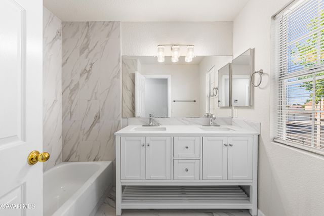 42337 Alicante Street, Quartz Hill, CA 93536