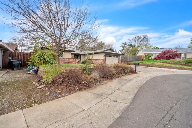 5220 Lynnadeane Ct, Carmichael, CA 95608