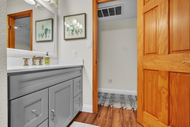 5220 Lynnadeane Ct, Carmichael, CA 95608